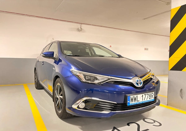 Toyota Auris cena 52000 przebieg: 74500, rok produkcji 2016 z Warszawa małe 79